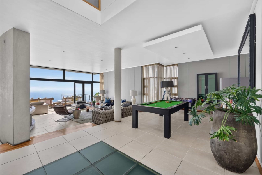 8 Bedroom Property for Sale in Bantry Bay Western Cape